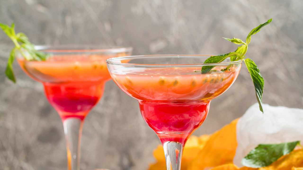 Easy raspberry love martini recipe - How to make passion fruit martini easy recipe
