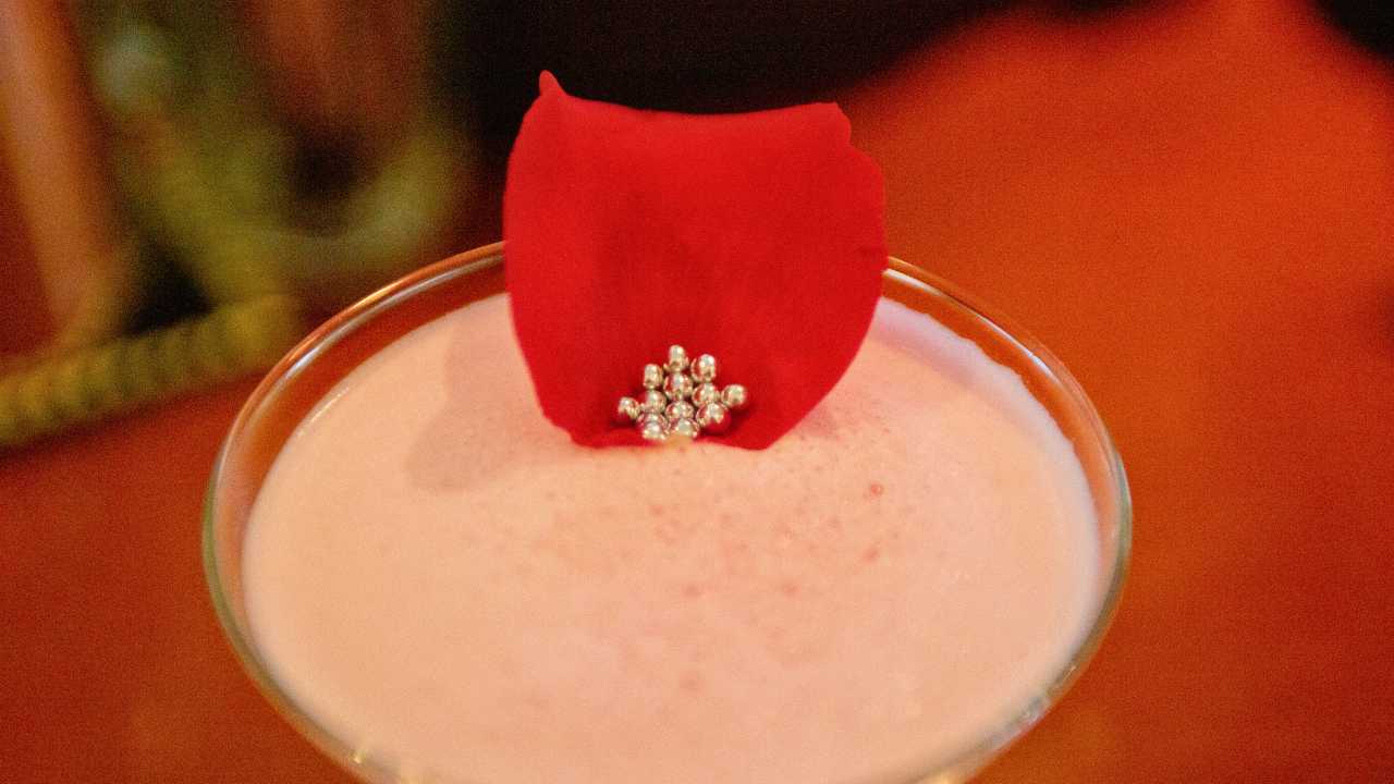 How to make rose petal martini romantic martinis