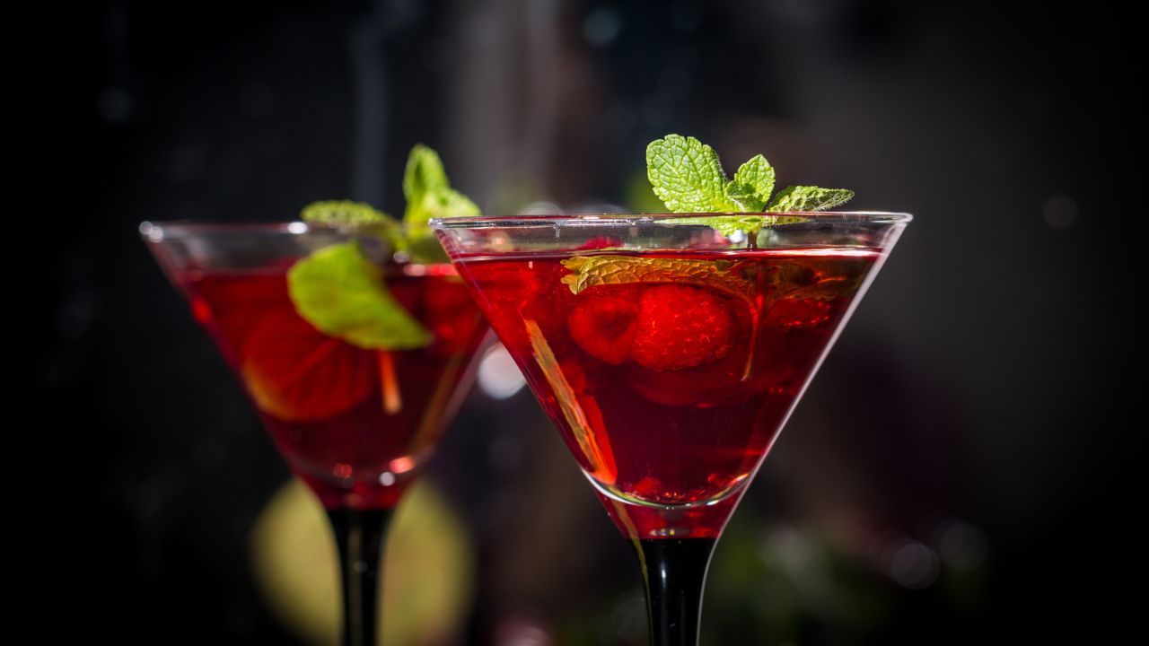 Vodka valentine drinks easy raspberry romance cocktail recipe