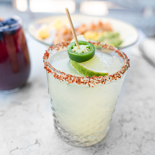 skinny margarita vs regular - with garnish